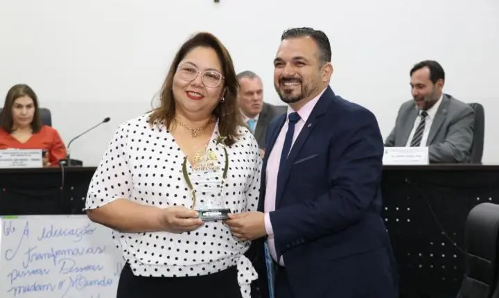 Trajetórias dedicadas ao ensino são celebradas em sessão solene na Câmara Municipal de Nova Andradina